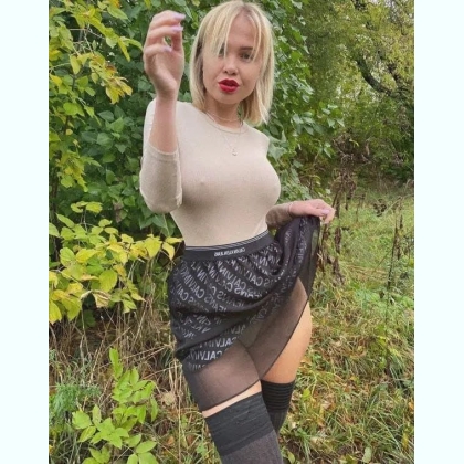 �  ��i��    ����  ���a����